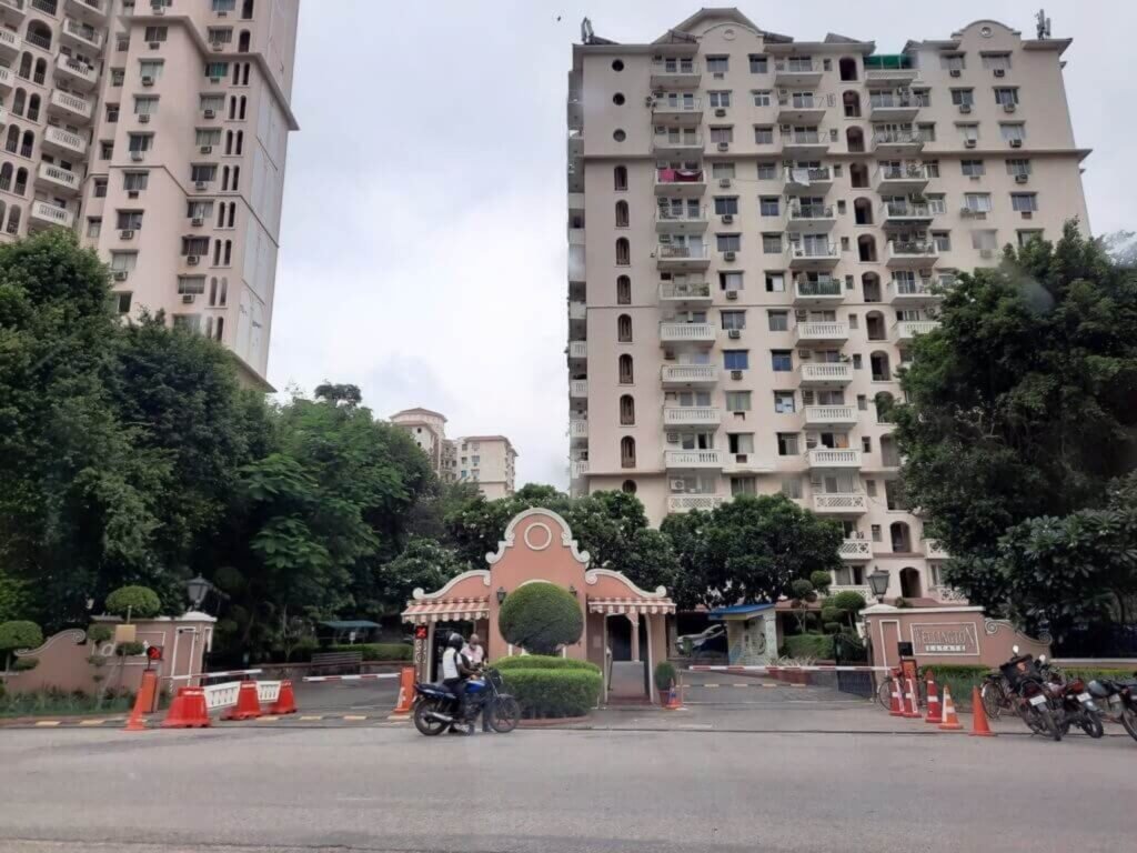 DLF Wellington Estate Sector 53 DLF Phase 5