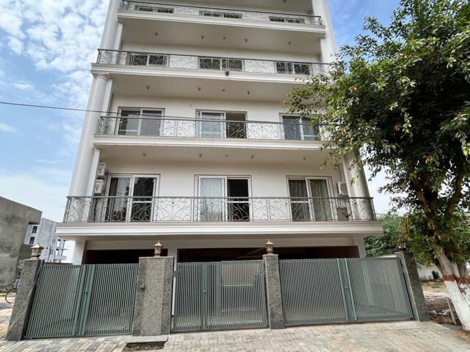 Anant Raj The Estate Floors Sector 63A