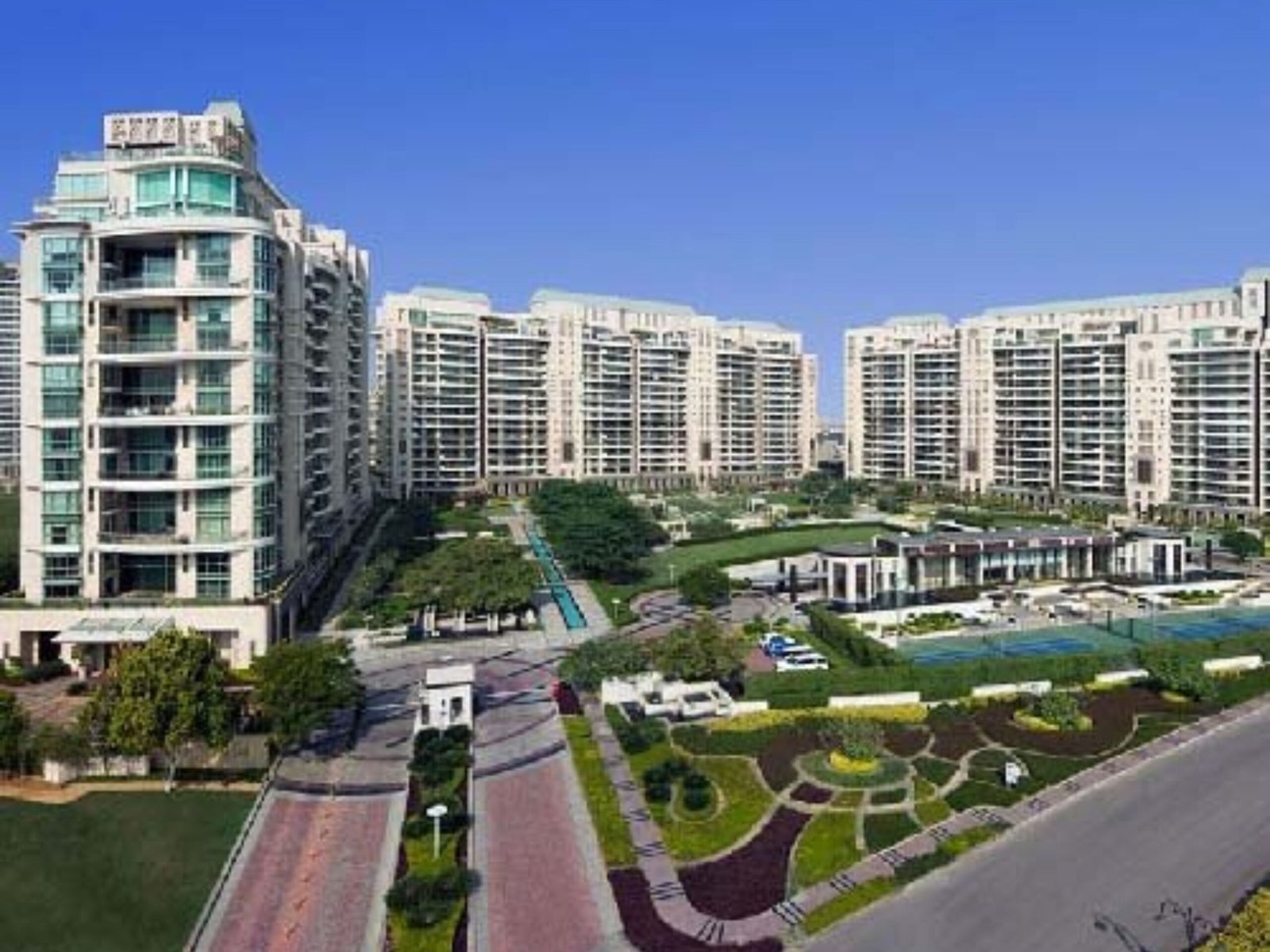 Luxury Apartment for Rent in DLF The Magnolias