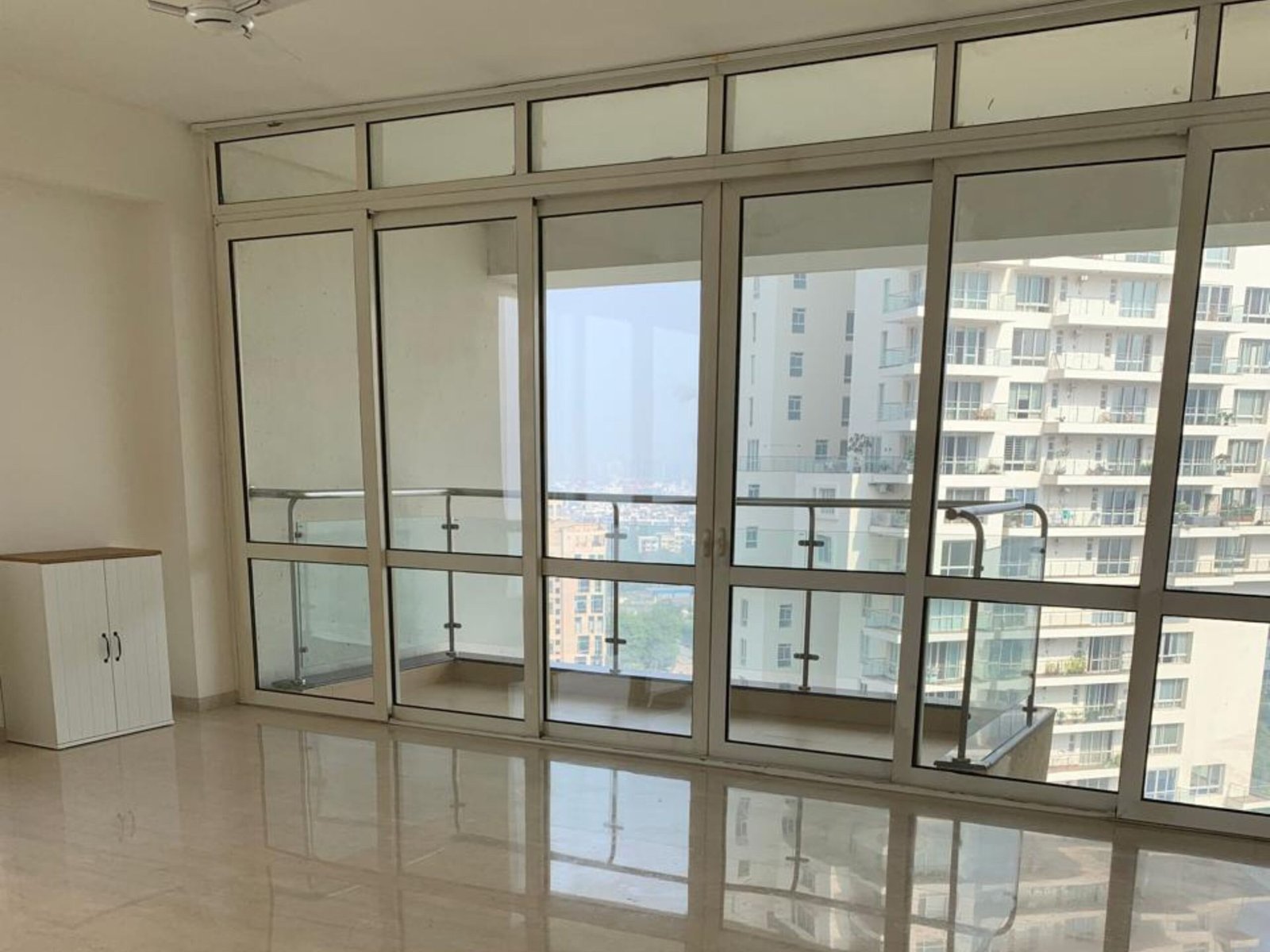 luxury high rise apartments on rent