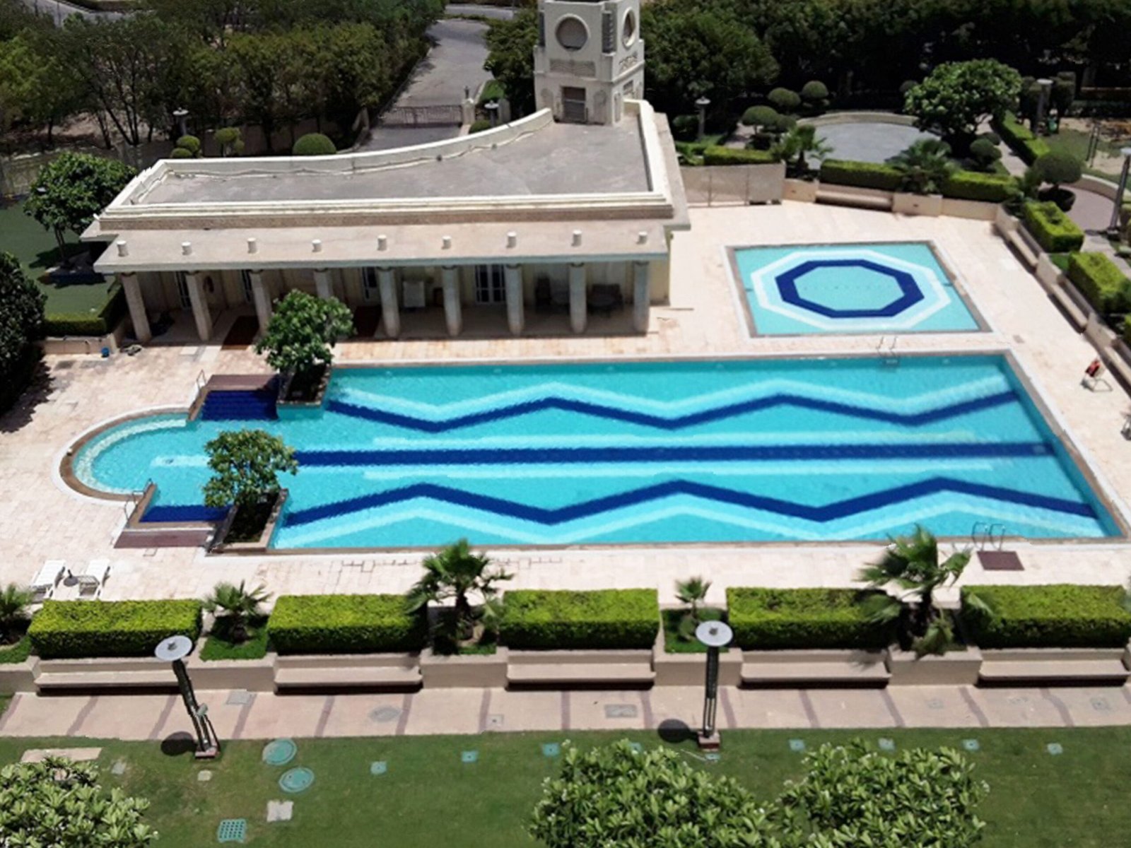 Modern Luxury Apartments - DLF Summit on Rent