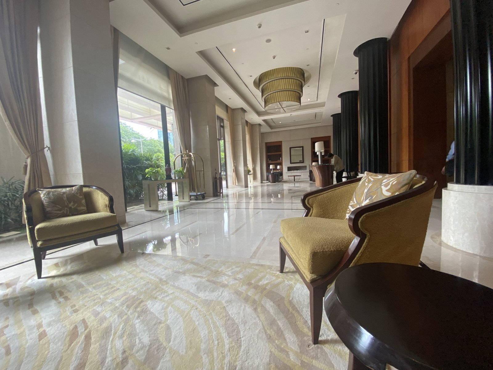DLF Magnolias Rent