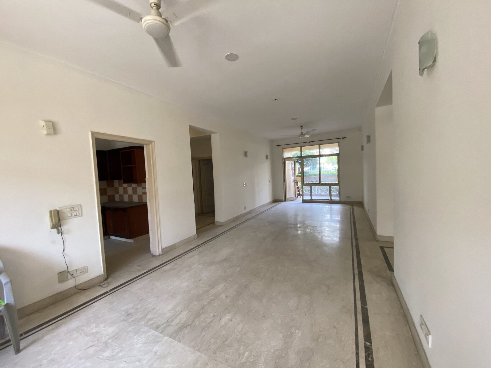 suncity-heights-sector-54-3bhk-ground-floor-sale