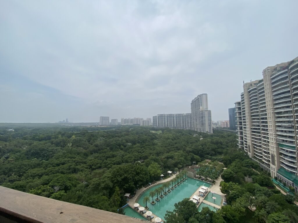 Apartment for Sale in DLF Magnolias Gurgaon